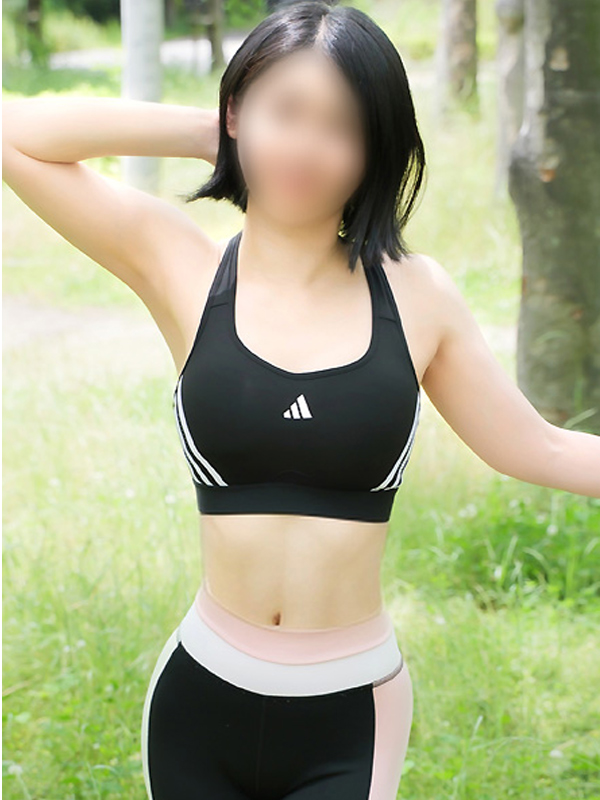 はる(26)｜京橋 密着性感ストレッチ＆イメヘル【KUNKA KUNKA  クンカクンカ京橋】〜 新感覚の健康×密着性感フィットネス風俗＆イメヘル｜エロさわやかなスポコスGALのフェロモン全開＆密着レッスン！したたる汗とエッチな匂いで、ギンギンに膨らんだアナタを逆視姦しちゃいます♪〜ホテルヘルス＆デリヘル（京橋 待ち合わせ） 店舗型風俗店 大阪