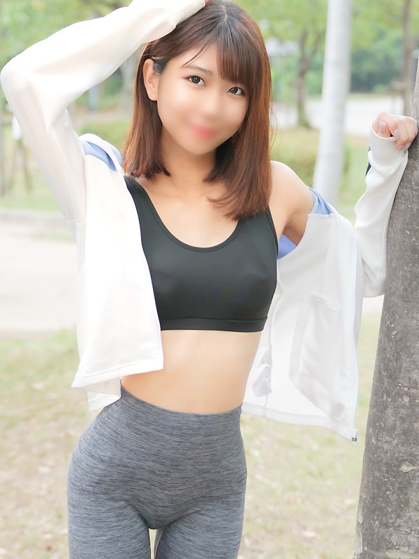 なつき(22)｜京橋 密着性感ストレッチ＆イメヘル【KUNKA KUNKA  クンカクンカ京橋】〜 新感覚の健康×密着性感フィットネス風俗＆イメヘル｜エロさわやかなスポコスGALのフェロモン全開＆密着レッスン！したたる汗とエッチな匂いで、ギンギンに膨らんだアナタを逆視姦しちゃいます♪〜ホテルヘルス＆デリヘル（京橋 待ち合わせ） 店舗型風俗店 大阪