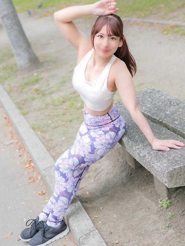 せな｜京橋 密着性感ストレッチ＆イメヘル【KUNKA KUNKA  クンカクンカ京橋】〜 新感覚の健康×密着性感フィットネス風俗＆イメヘル｜エロさわやかなスポコスGALのフェロモン全開＆密着レッスン！したたる汗とエッチな匂いで、ギンギンに膨らんだアナタを逆視姦しちゃいます♪〜ホテルヘルス＆デリヘル（京橋 待ち合わせ） 店舗型風俗店 大阪