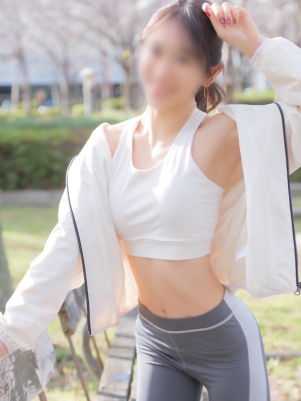 すみれ｜京橋 密着性感ストレッチ＆イメヘル【KUNKA KUNKA  クンカクンカ京橋】〜 新感覚の健康×密着性感フィットネス風俗＆イメヘル｜エロさわやかなスポコスGALのフェロモン全開＆密着レッスン！したたる汗とエッチな匂いで、ギンギンに膨らんだアナタを逆視姦しちゃいます♪〜ホテルヘルス＆デリヘル（京橋 待ち合わせ） 店舗型風俗店 大阪