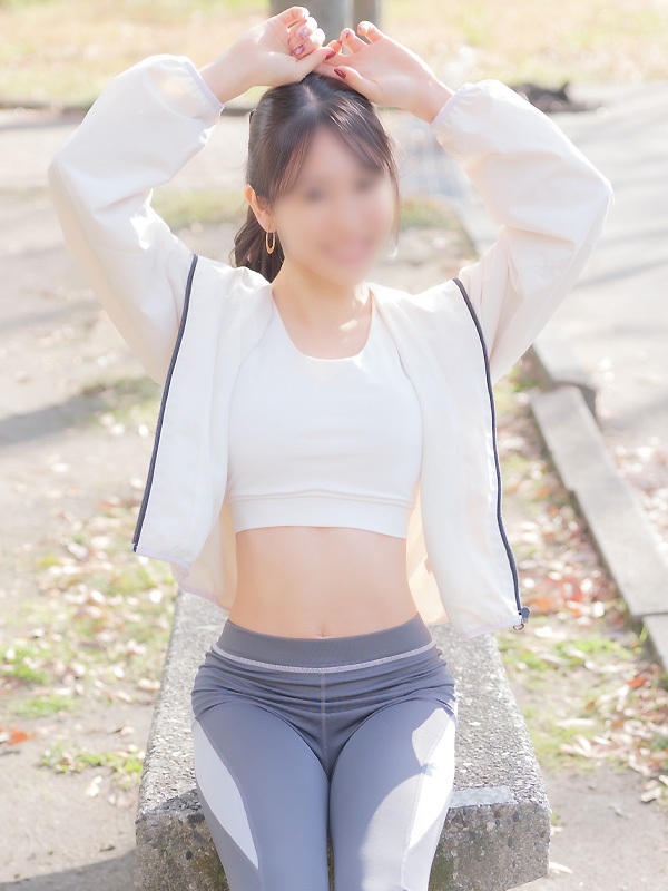 すみれ｜京橋 密着性感ストレッチ＆イメヘル【KUNKA KUNKA  クンカクンカ京橋】〜 新感覚の健康×密着性感フィットネス風俗＆イメヘル｜エロさわやかなスポコスGALのフェロモン全開＆密着レッスン！したたる汗とエッチな匂いで、ギンギンに膨らんだアナタを逆視姦しちゃいます♪〜ホテルヘルス＆デリヘル（京橋 待ち合わせ） 店舗型風俗店 大阪