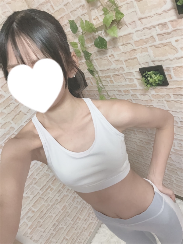 くぅ｜京橋 密着性感ストレッチ＆イメヘル【KUNKA KUNKA  クンカクンカ京橋】〜 新感覚の健康×密着性感フィットネス風俗＆イメヘル｜エロさわやかなスポコスGALのフェロモン全開＆密着レッスン！したたる汗とエッチな匂いで、ギンギンに膨らんだアナタを逆視姦しちゃいます♪〜ホテルヘルス＆デリヘル（京橋 待ち合わせ） 店舗型風俗店 大阪